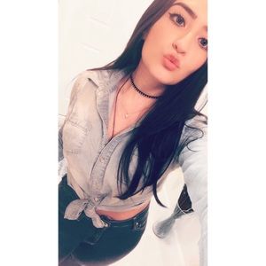 Meet your Posher, Priscila